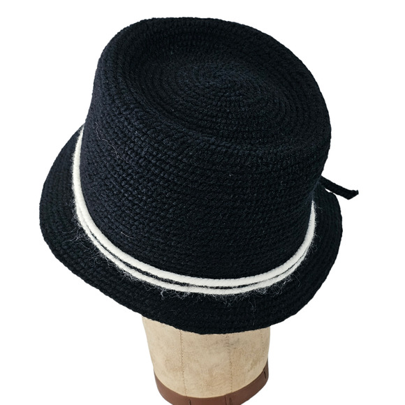 Vintage 1950s Everitt asymetrical black white winter hat pleat chic - Picture 4 of 7